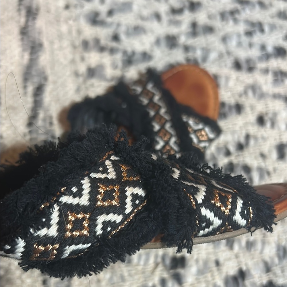 Universal Thread Sandals - Picture 7 of 7